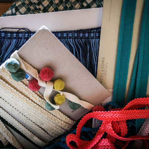 Rattan Scalloped Tiffany - Blue & Yellow