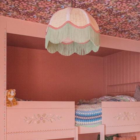 Rattan Scalloped Tiffany - Green & Pink