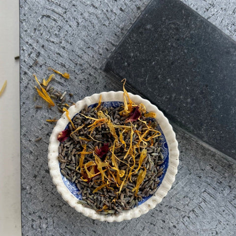 Lavender & Marigold Petals - 10g - Raven Botanicals - Made Scotland