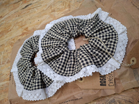 XL scrunchie in silk/wool blend with vintage cotton trim.