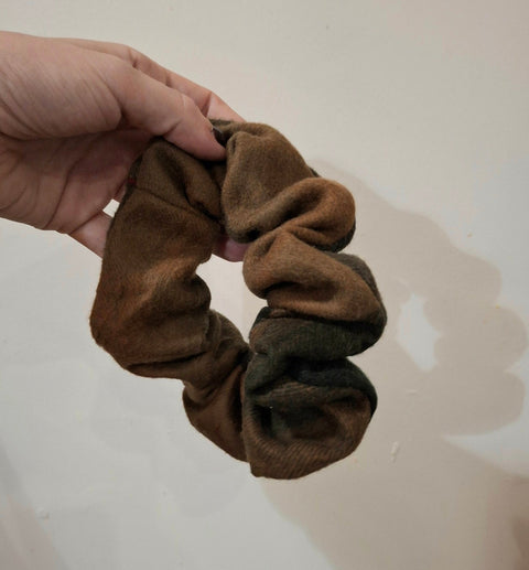 Scrunchie in vintage Brushed Cotton Blend. - Rosana Expósito - Made Scotland