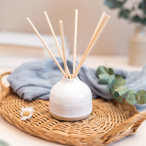 Soft White Diffuser Pot + Refill - Mandarin & Sandalwood - The Summergate Candle Company - Made Scotland
